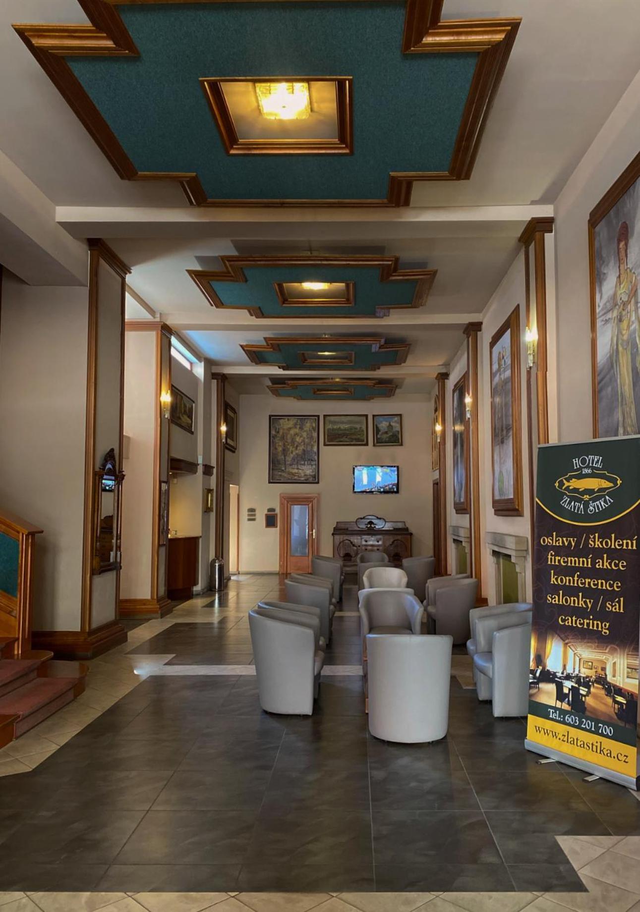 Hotel Zlata Stika Pardubice Exterior photo