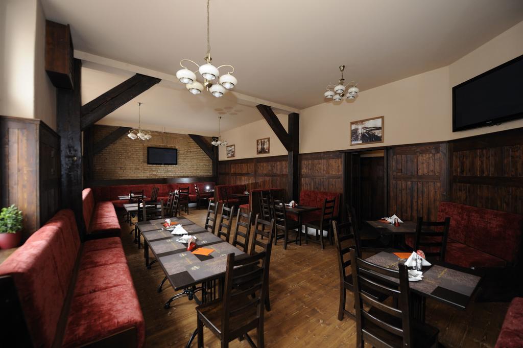 Hotel Zlata Stika Pardubice Exterior photo
